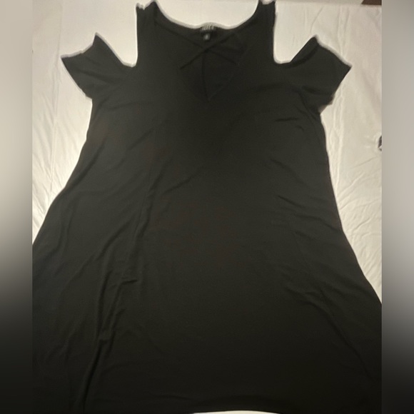 Torrid Midi Cold Shoulder Dress Black Handkerchief/Hanky Hem Strappy V-Neck Boho - Picture 7 of 13
